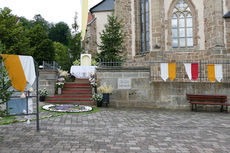 Fronleichnamsaltäre in den Naumburger Straßen (Foto: Karl-Franz Thiede)